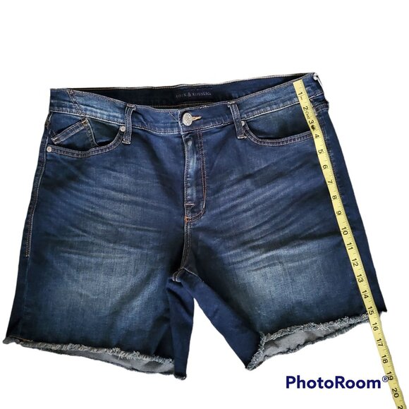 Rock & Republic Women's Blue Medium Wash Bumpershoot Frayed Hem Denim Shorts 16 - Picture 11 of 11